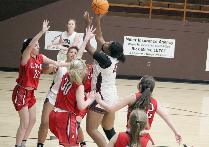 Lady Cards edge Lady Lions